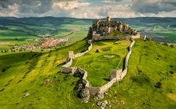 Luftaufnahme der Zipser Burg