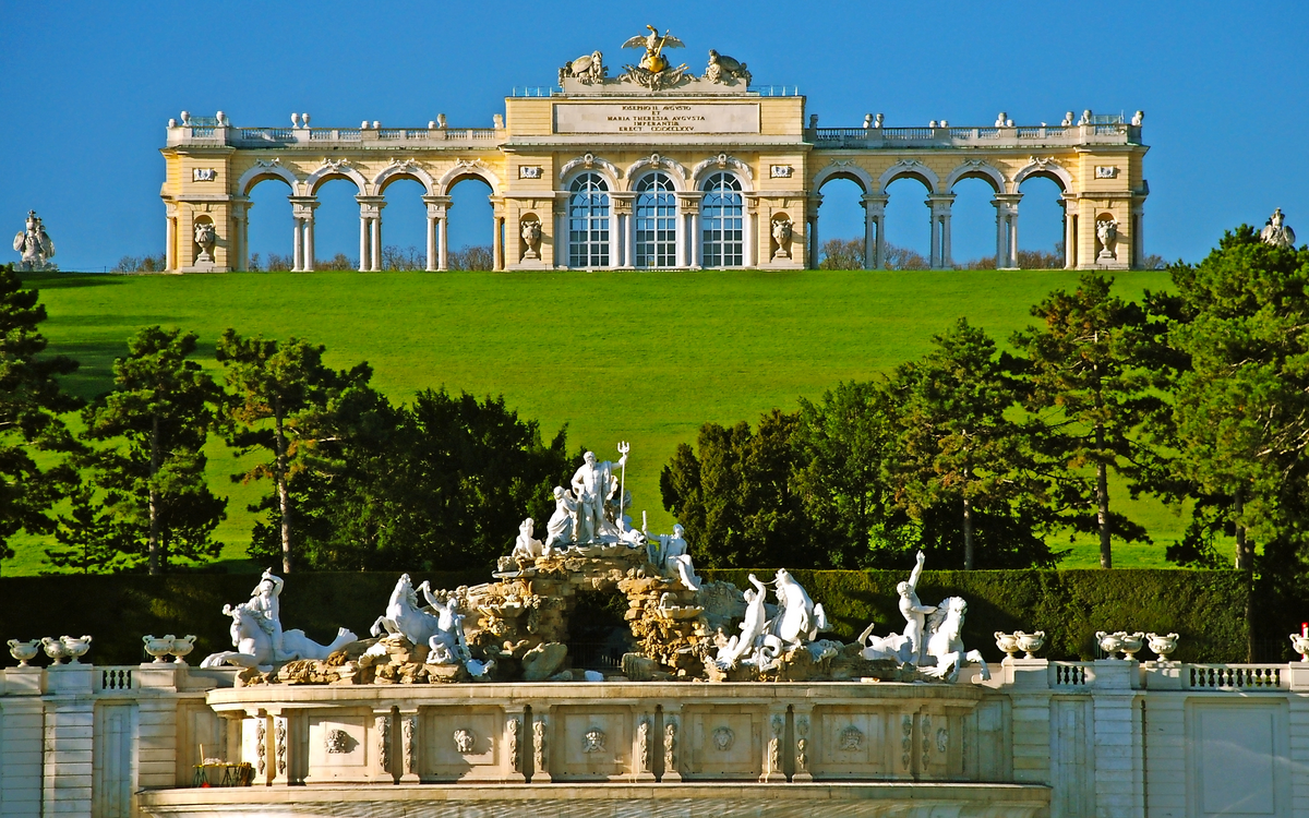 Gloriette im Park Schönbrunn, Wien